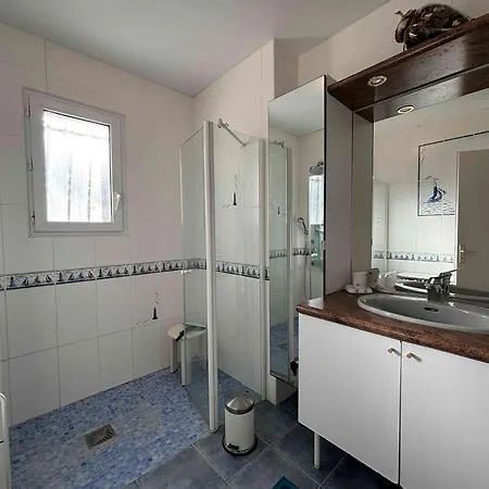 Villa Au Calme, à Deux Pas De La Lbo000-014 Les Bains La Brée-les-Bains